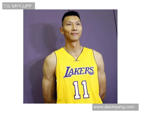 中国足球球星赛场怒扔鞋引发热议背后原因分析与事件深度解读