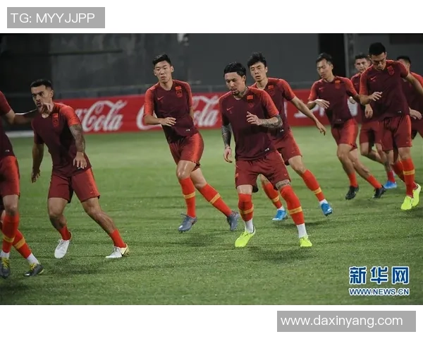 足球球星挑战极限技能踢飞碟 谁能精准打破飞碟世界纪录 足球球星挑战极限技能踢飞碟 谁能精准打破飞碟世界纪录